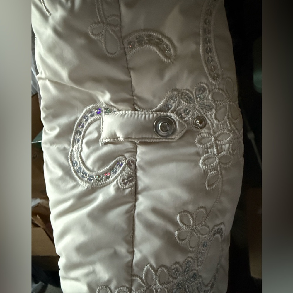 Sequin Embellished Creamy White Quilted Vest - Picture 10 of 14
